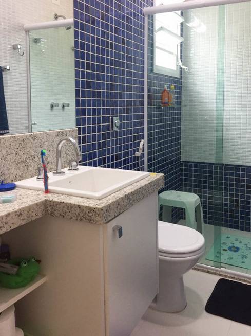 Vende-se casa com piscina  porteira fechada!!!