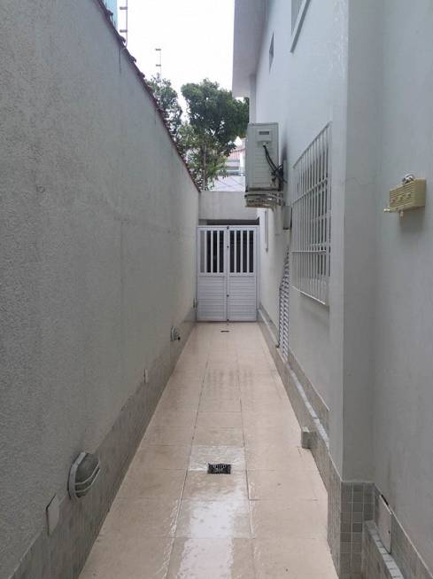 Vende-se casa com piscina  porteira fechada!!!