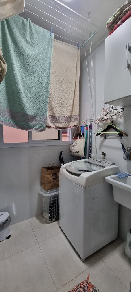 Casa Triplex a Venda com 2 quartos no Gonzaga – Santos – SP