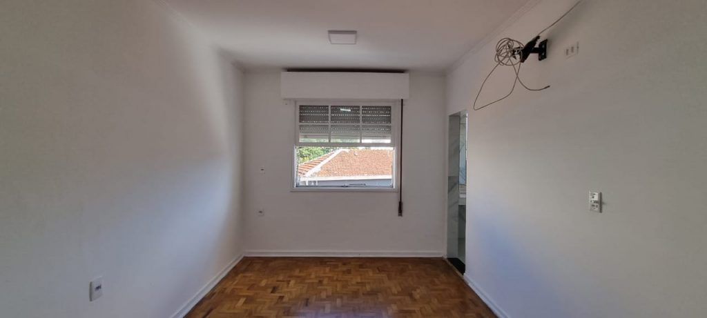 Apartamento para venda, reformado, 3 dormitórios, garagem fechada na Ponta da Praia!