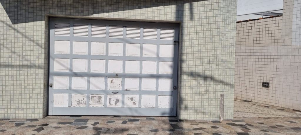 Apartamento para venda, reformado, 3 dormitórios, garagem fechada na Ponta da Praia!