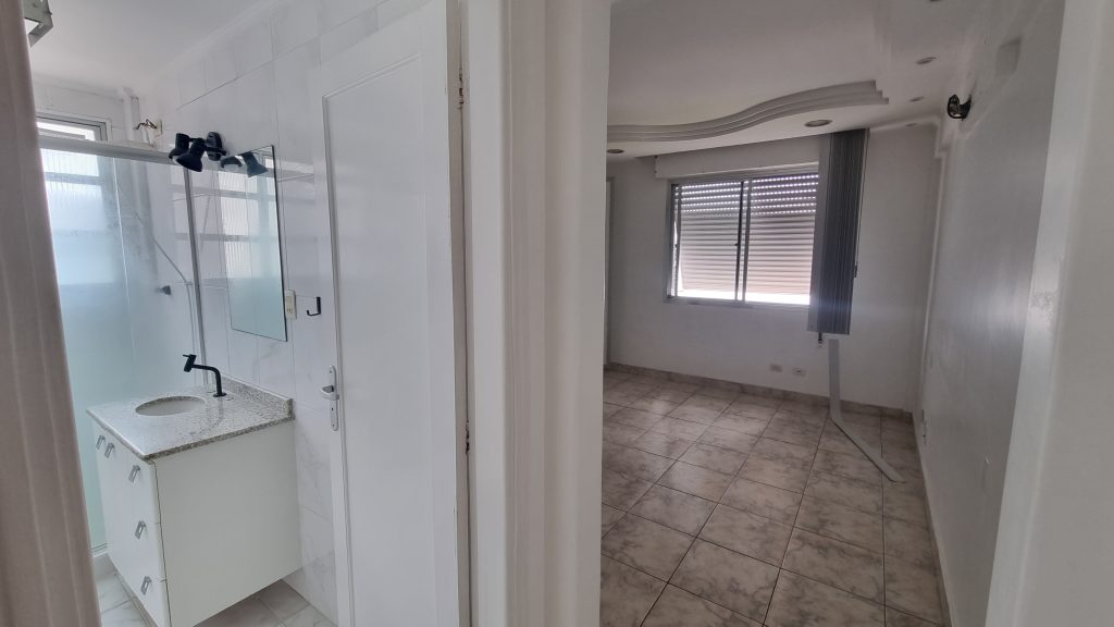 Apartamento para Locação em frente ao mar com 4 dormitórios na Ponta da Praia