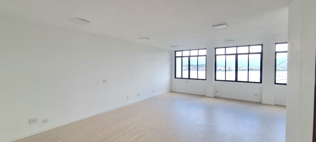 Sala comercial para Locação com vista para o mar no Centro de Santos🌻🌻🌻