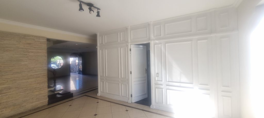 Casa com 4 quartos e piscina para vender na Ponta da Praia em Santos/SP 🌻🌻🌻 Casa com 4 quartos e piscina para vender na Ponta da Praia em Santos/SP 🌻🌻🌻