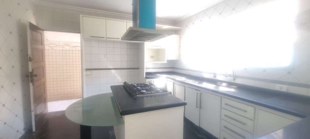 Casa com 4 quartos e piscina para vender na Ponta da Praia em Santos/SP 🌻🌻🌻 Casa com 4 quartos e piscina para vender na Ponta da Praia em Santos/SP 🌻🌻🌻