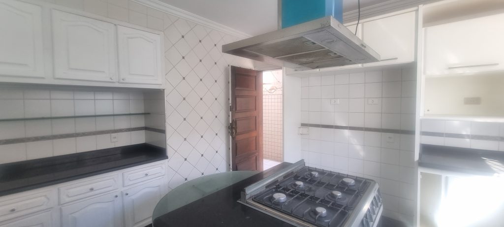Casa com 4 quartos e piscina para vender na Ponta da Praia em Santos/SP 🌻🌻🌻 Casa com 4 quartos e piscina para vender na Ponta da Praia em Santos/SP 🌻🌻🌻