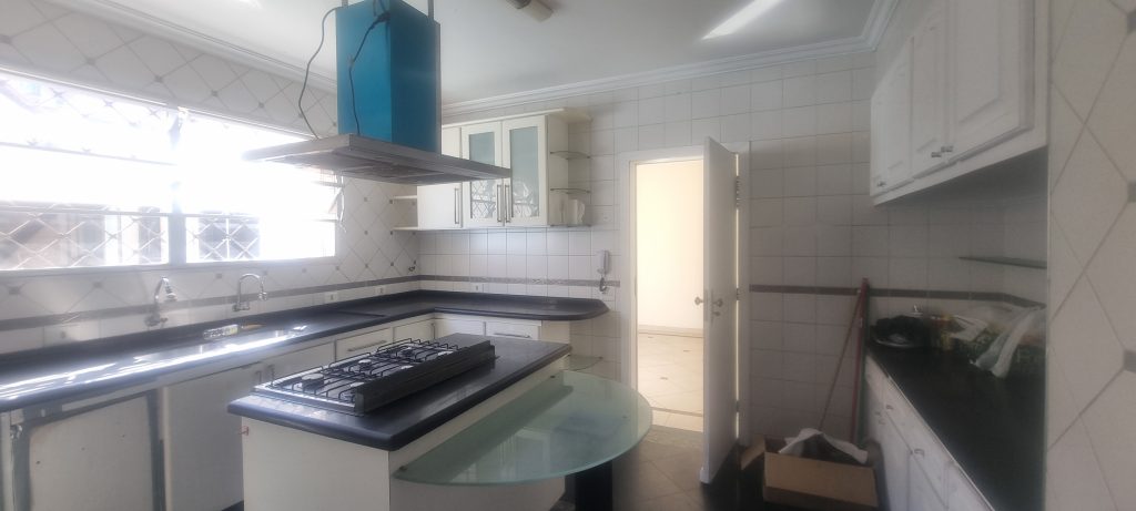 Casa com 4 quartos e piscina para vender na Ponta da Praia em Santos/SP 🌻🌻🌻 Casa com 4 quartos e piscina para vender na Ponta da Praia em Santos/SP 🌻🌻🌻