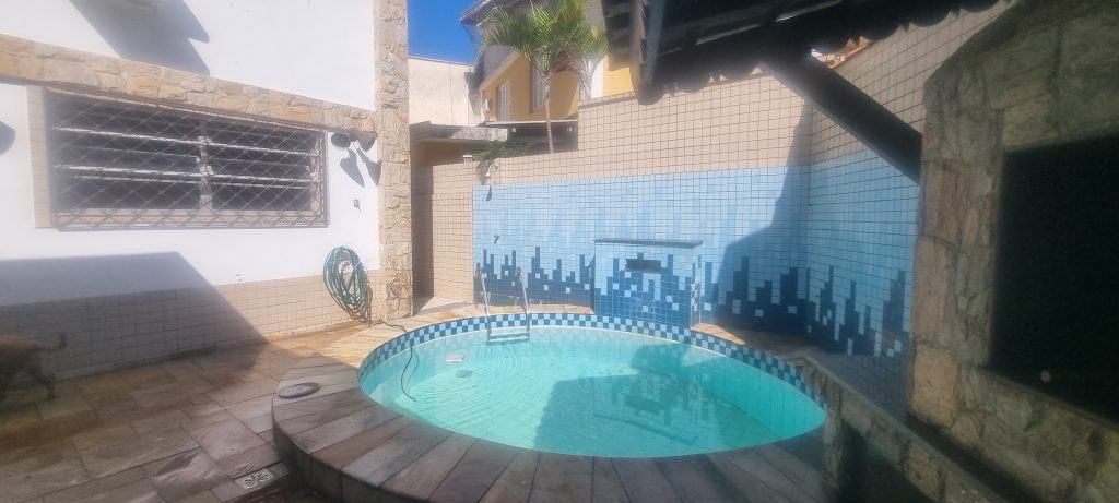 Casa com 4 quartos e piscina para vender na Ponta da Praia em Santos/SP 🌻🌻🌻 Casa com 4 quartos e piscina para vender na Ponta da Praia em Santos/SP 🌻🌻🌻