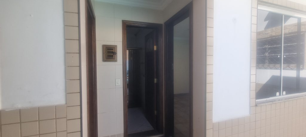 Casa com 4 quartos e piscina para vender na Ponta da Praia em Santos/SP 🌻🌻🌻 Casa com 4 quartos e piscina para vender na Ponta da Praia em Santos/SP 🌻🌻🌻
