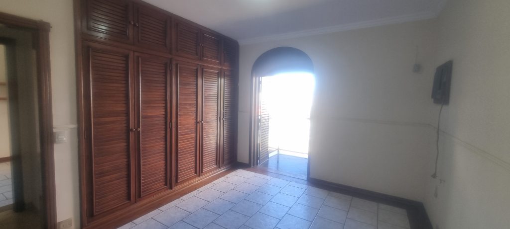 Casa com 4 quartos e piscina para vender na Ponta da Praia em Santos/SP 🌻🌻🌻 Casa com 4 quartos e piscina para vender na Ponta da Praia em Santos/SP 🌻🌻🌻