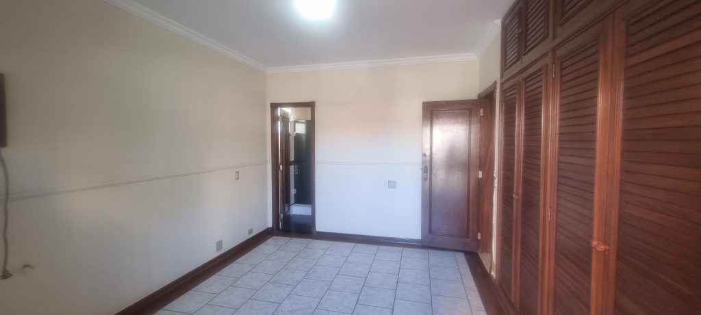 Casa com 4 quartos e piscina para vender na Ponta da Praia em Santos/SP 🌻🌻🌻 Casa com 4 quartos e piscina para vender na Ponta da Praia em Santos/SP 🌻🌻🌻