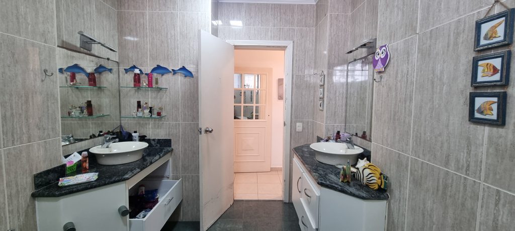 Apartamento a Venda com 3 quartos na praia de Pitangueiras – Guarujá 🌻🌻🌻