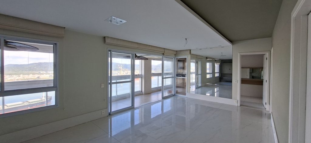 Apartamento com linda vista para o mar e lazer completo VENDA na Ponta da Praia 🌻🌻🌻