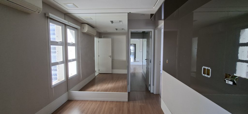 Apartamento com linda vista para o mar e lazer completo VENDA na Ponta da Praia 🌻🌻🌻