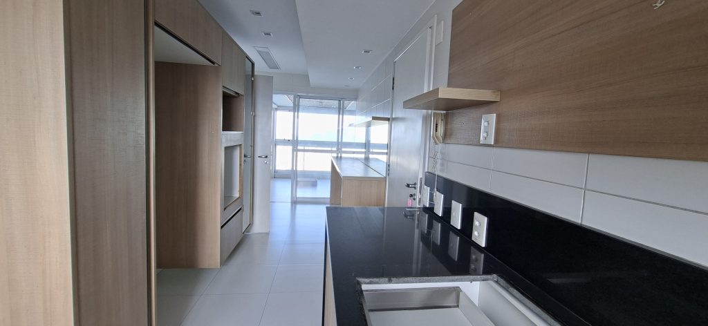 Apartamento com linda vista para o mar e lazer completo VENDA na Ponta da Praia 🌻🌻🌻