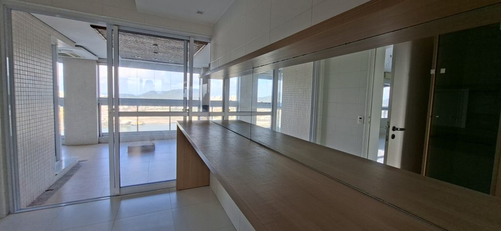 Apartamento com linda vista para o mar e lazer completo VENDA na Ponta da Praia 🌻🌻🌻