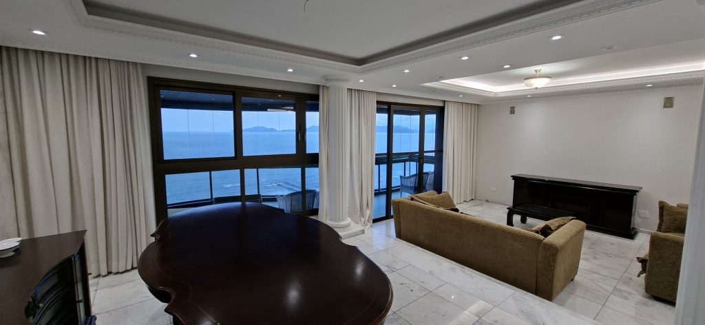 Apartamento com linda vista para o mar e 4 dormitórios em Santos/SP