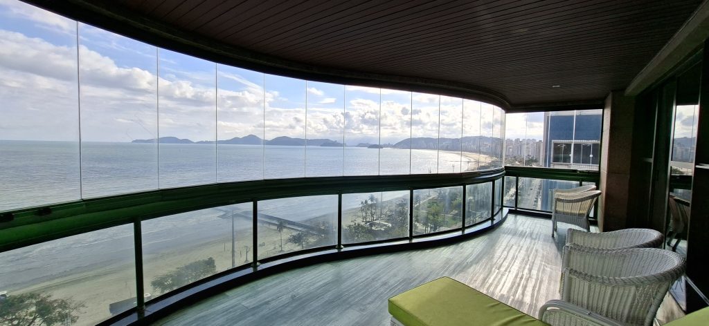 Apartamento com linda vista para o mar e 4 dormitórios em Santos/SP