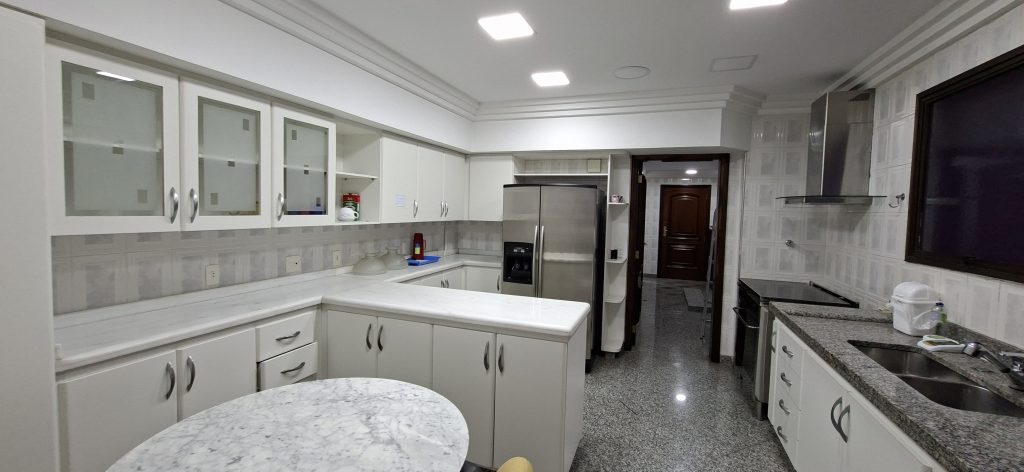 Apartamento com linda vista para o mar e 4 dormitórios em Santos/SP