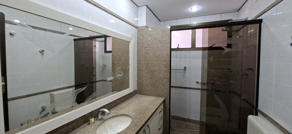 Apartamento com linda vista para o mar e 4 dormitórios em Santos/SP