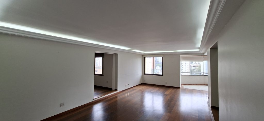 Apartamento com 4 suítes e 5 vagas a Venda em São Paulo🌻🌻🌻