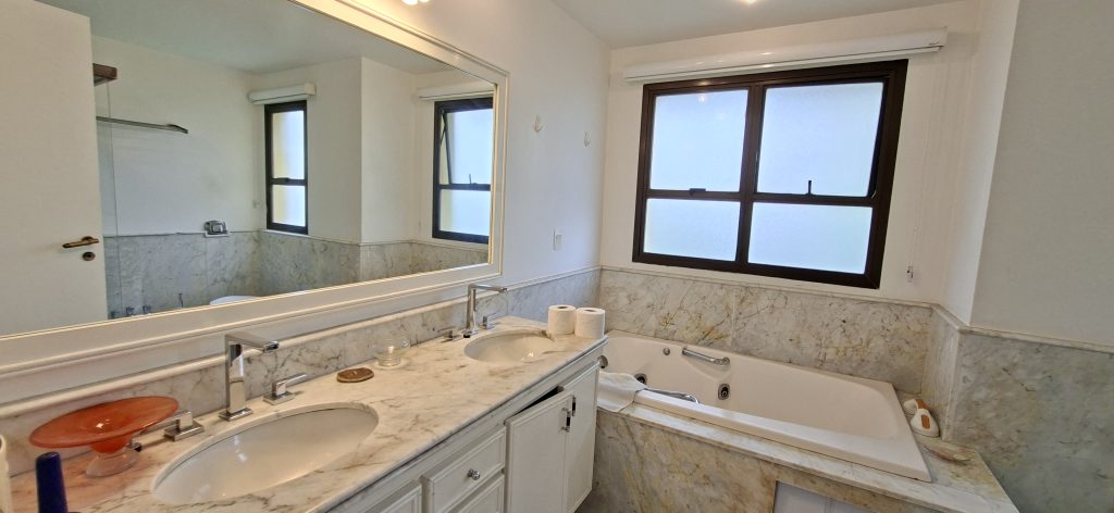 Apartamento com 4 suítes e 5 vagas a Venda em São Paulo🌻🌻🌻