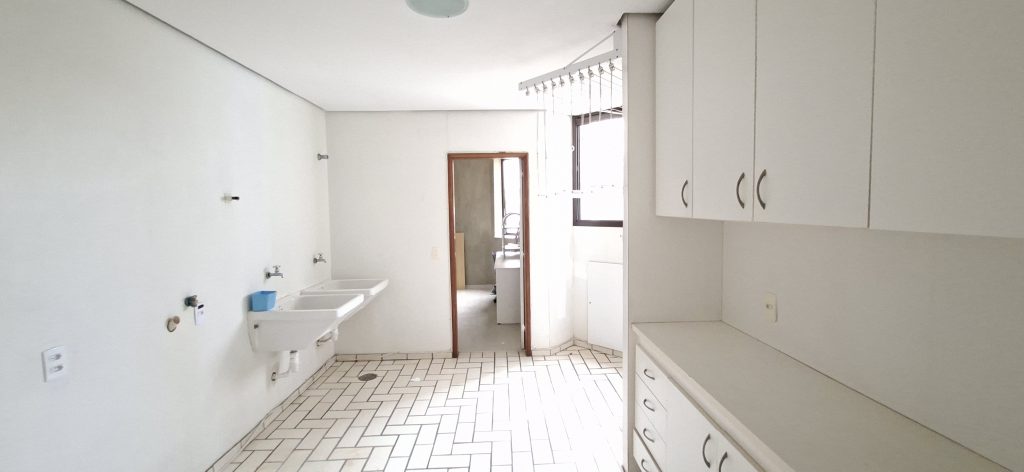 Apartamento para Locação em Santos com 3 Suítes e 2 vagas 🌻🌻🌻